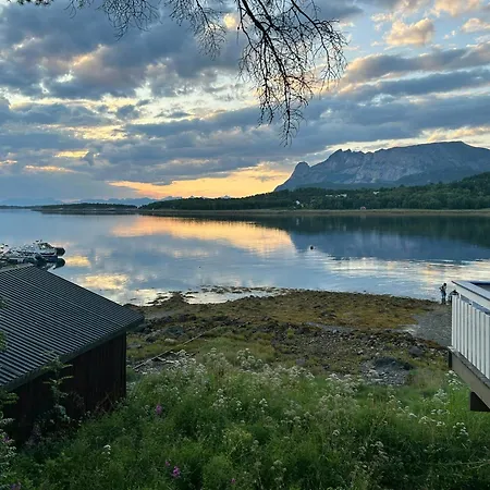 Tatil Evi With View Of The Lofoten Mountains Langvag
